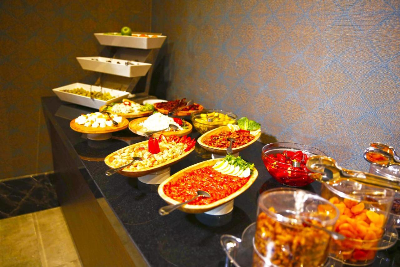 The Green Park Γκαζιαντέπ Εξωτερικό φωτογραφία A selection of meze