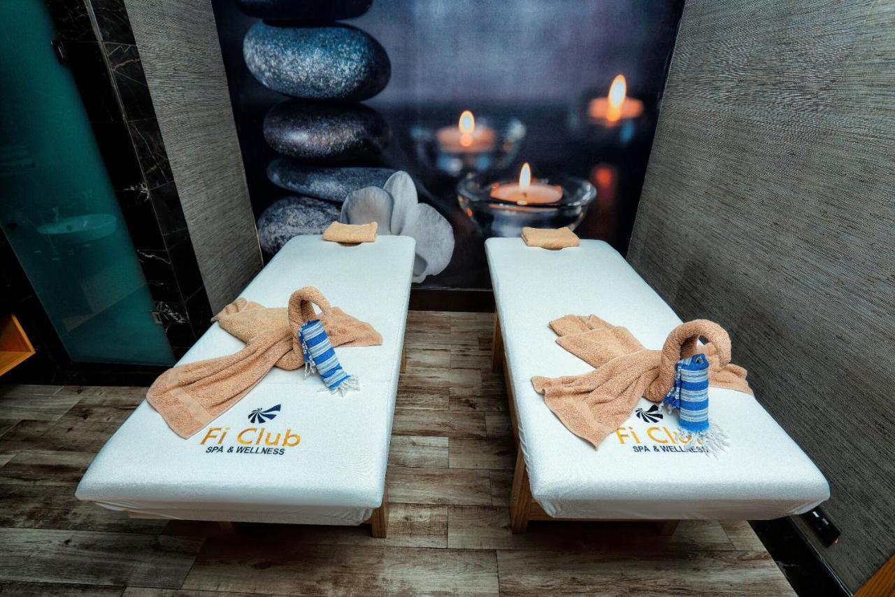 The Green Park Γκαζιαντέπ Εξωτερικό φωτογραφία Massage beds at a spa