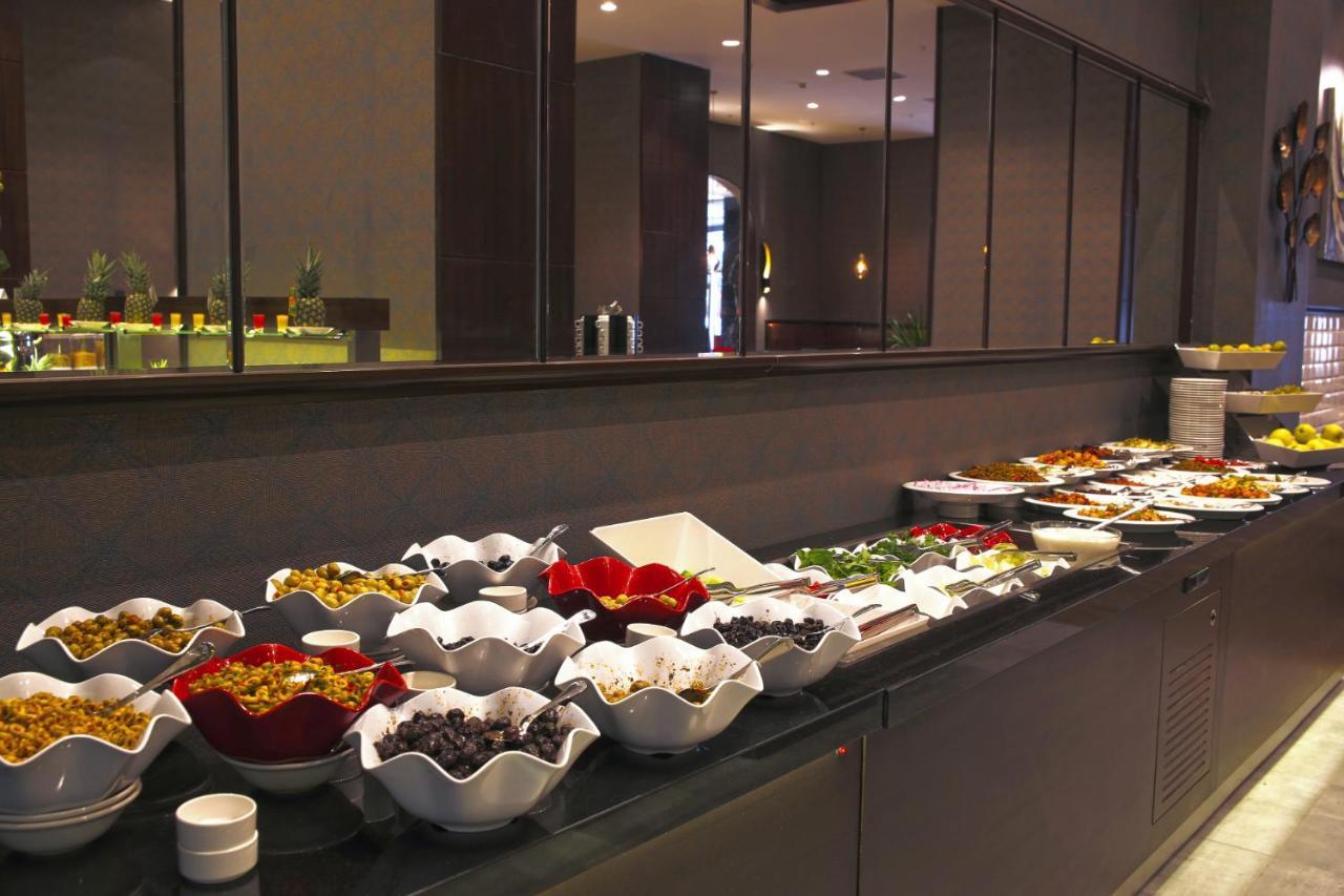 The Green Park Γκαζιαντέπ Εξωτερικό φωτογραφία A salad bar