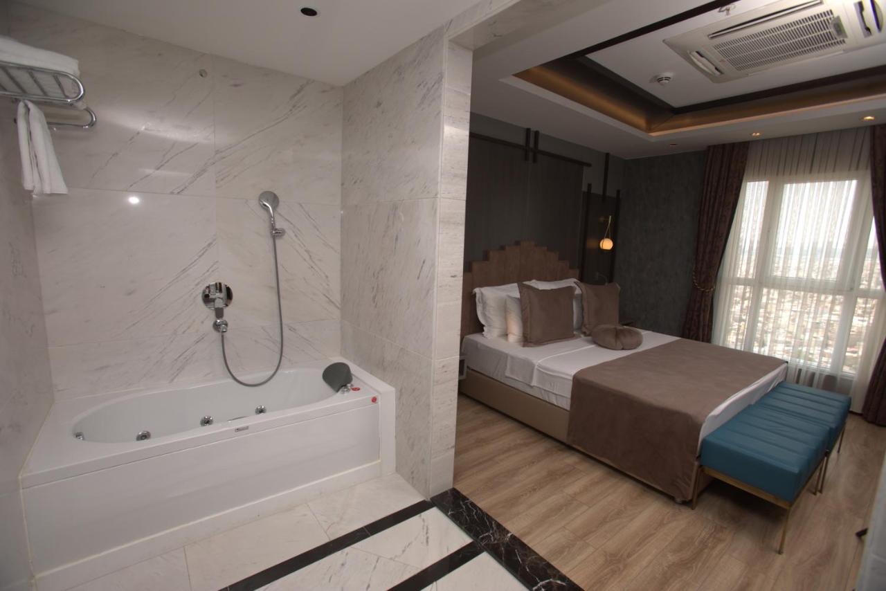 The Green Park Γκαζιαντέπ Εξωτερικό φωτογραφία A bathroom in a hotel room
